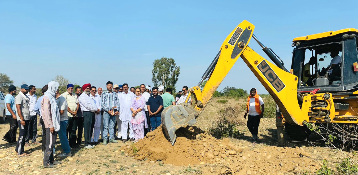 संतोष कटारिया ने कंडी कनाल नहर स्टेज 2 के तहत पोजेवाल स्टेज 1 की लिफ्ट योजना का उद्घाटन किया